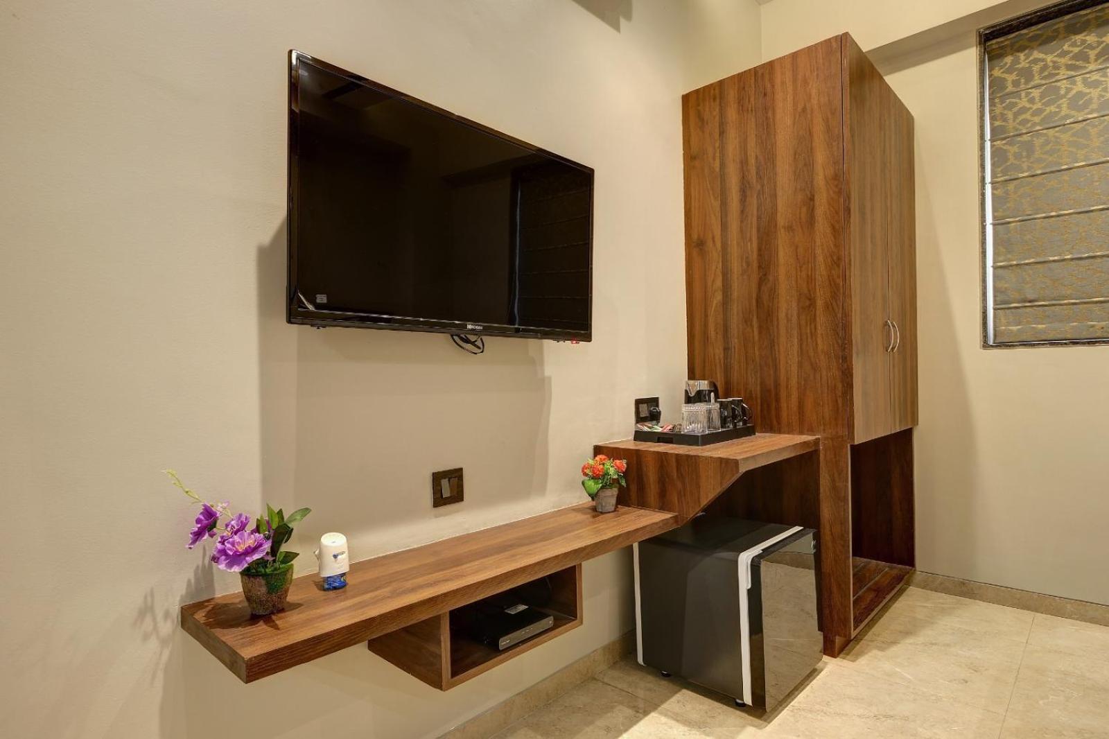 Magnus Fortune House Business Hotel , Magarpatta Mundhwa Exterior photo